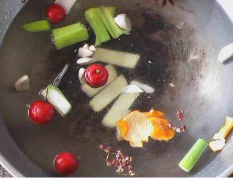 萝卜炖羊骨步骤5