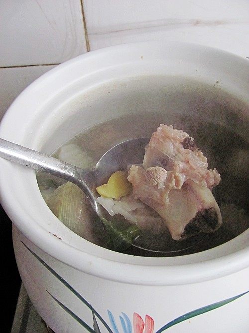 萝卜莲藕大骨汤步骤9