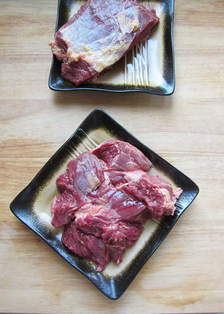 牛肉炖萝卜步骤1