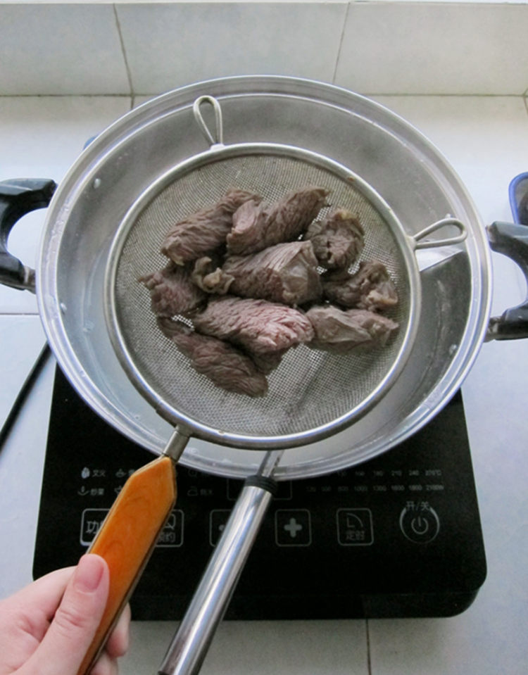 牛肉炖萝卜步骤3