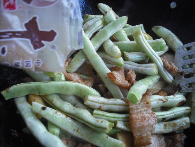 炖芸豆土豆肉片步骤5