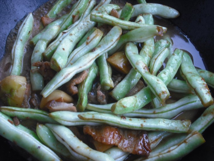 炖芸豆土豆肉片步骤9