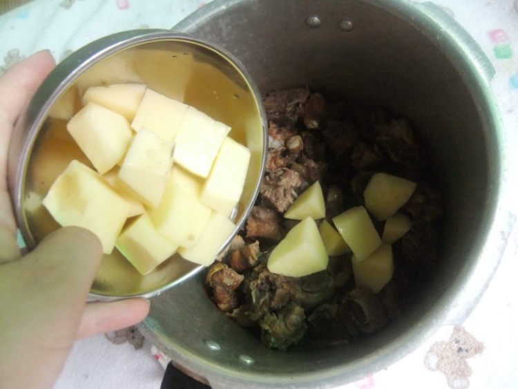 蚝油排骨步骤3