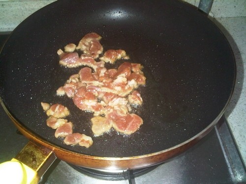 辣椒杏鲍菇炒肉步骤6