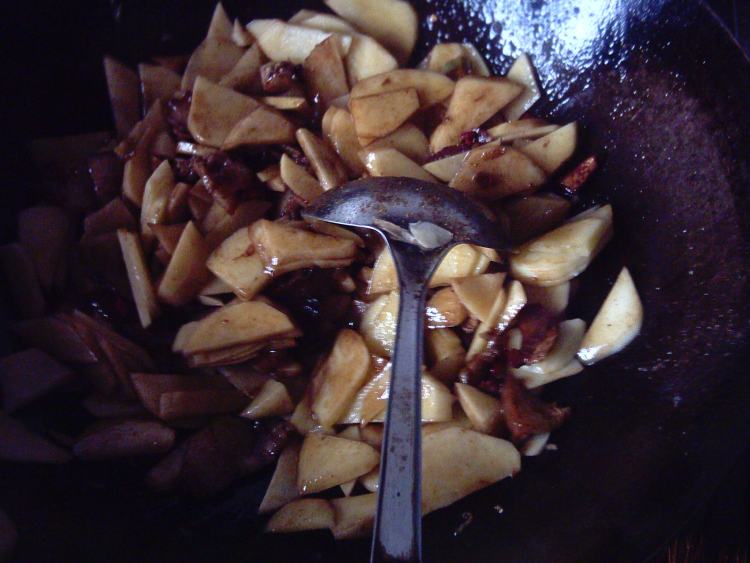 土豆片炖干豆腐步骤7