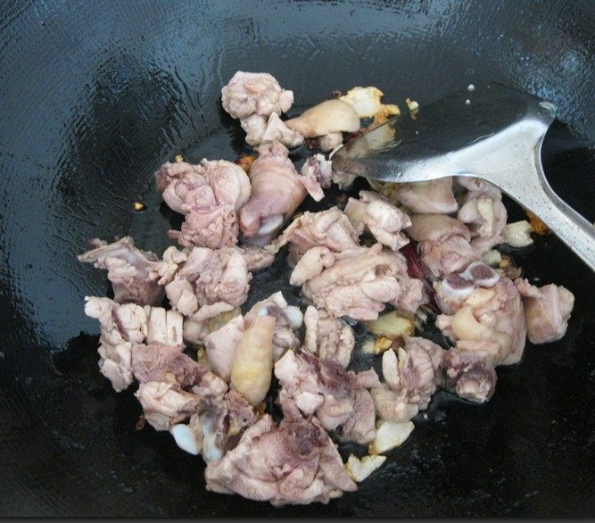 土豆烧鸡肉步骤5