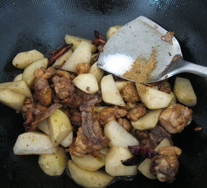 土豆烧鸡肉步骤8
