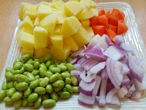 咖喱土豆鸡腿肉步骤1