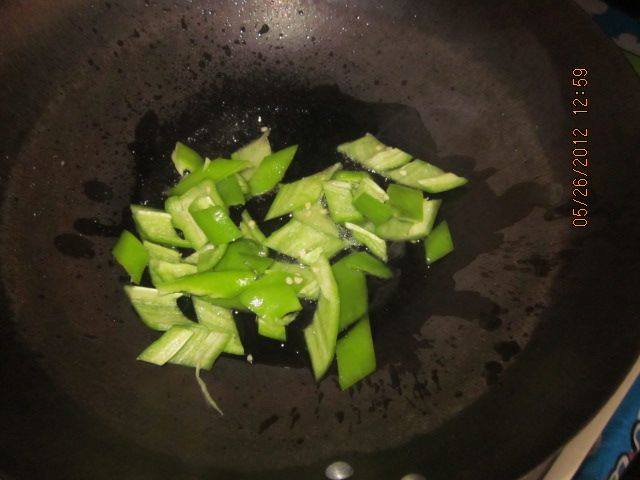 肉丸土豆片步骤4
