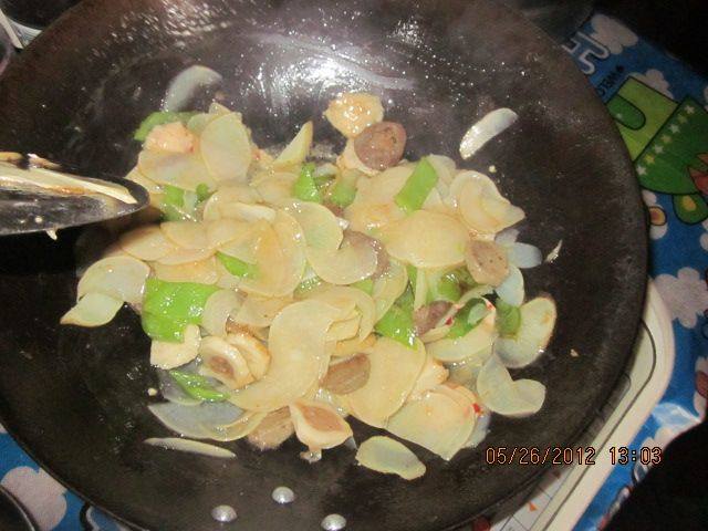 肉丸土豆片步骤7
