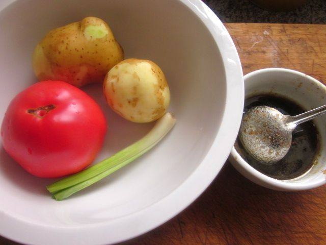 茄汁土豆丁步骤1