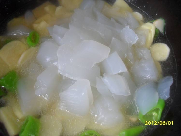 土豆炖鲜粉皮步骤10
