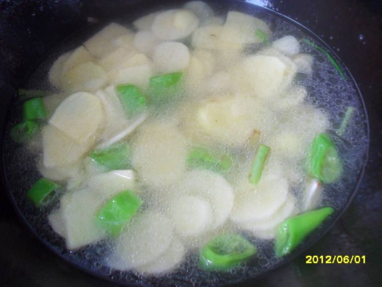 土豆炖鲜粉皮步骤9