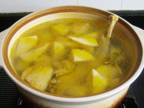 枸杞土豆草鸡煲步骤8
