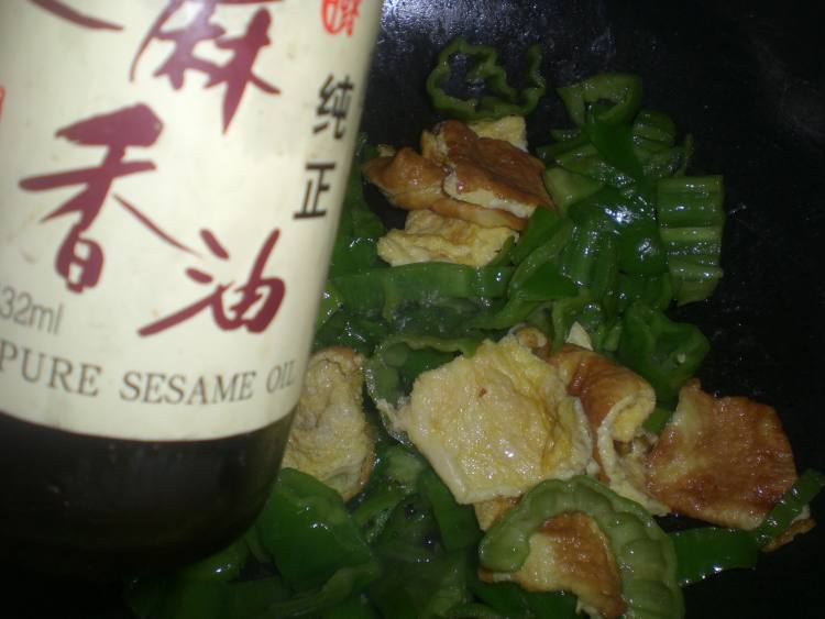 大椒炒鸡蛋步骤8