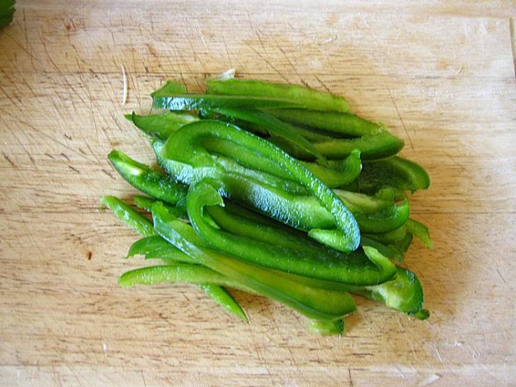 清炒土豆圆椒丝步骤3
