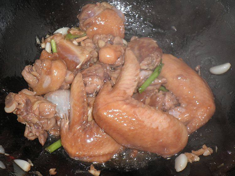 土豆炖鸡翅步骤5