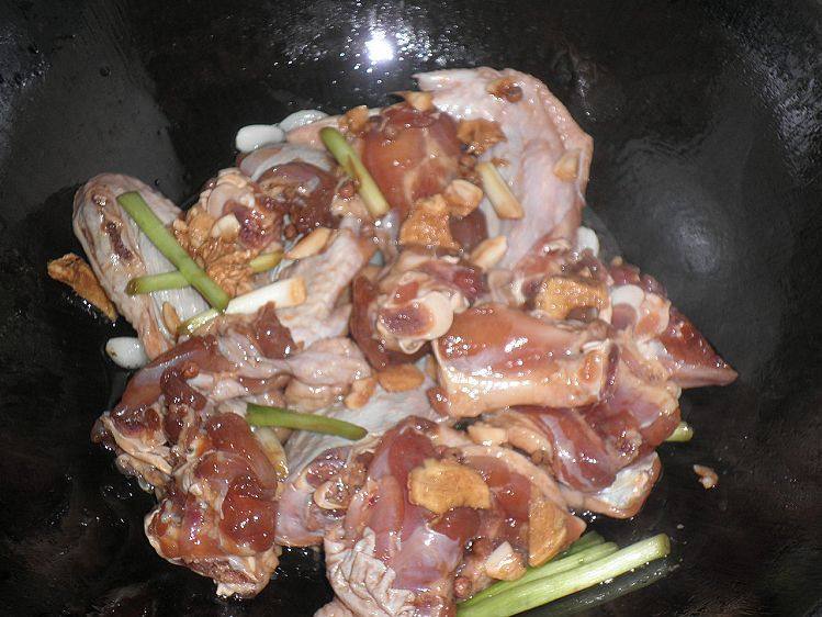 土豆炖鸡翅步骤4