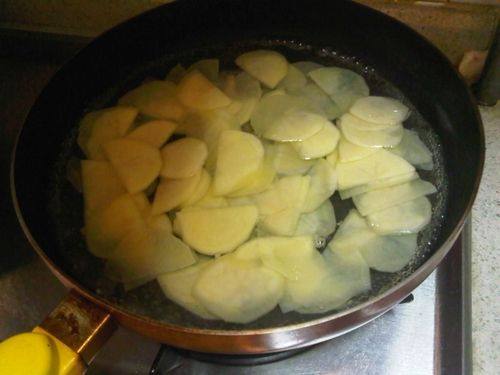 土豆黑木耳炒肉步骤5
