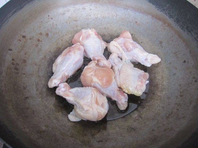 翅根炖土豆步骤3