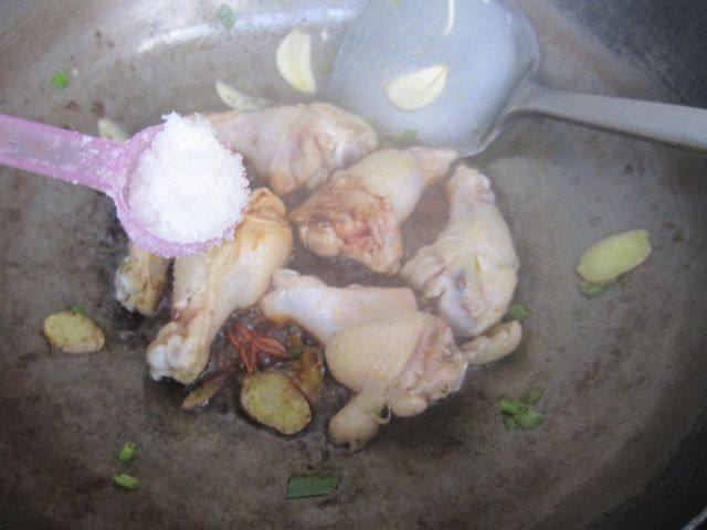 翅根炖土豆步骤8