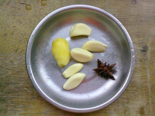 香芋土豆焖排骨步骤3