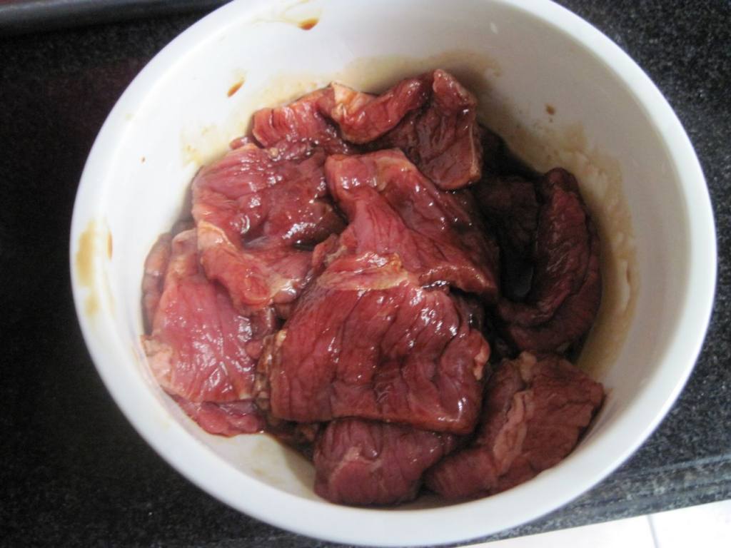 胡萝卜炖牛肉步骤1