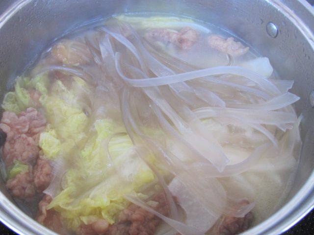 酥肉白菜炖粉条步骤7