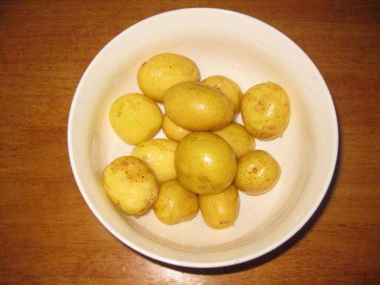 肉末烧小土豆步骤1