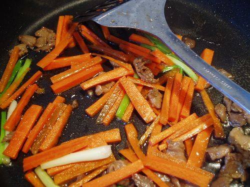 红萝卜炒土豆步骤6