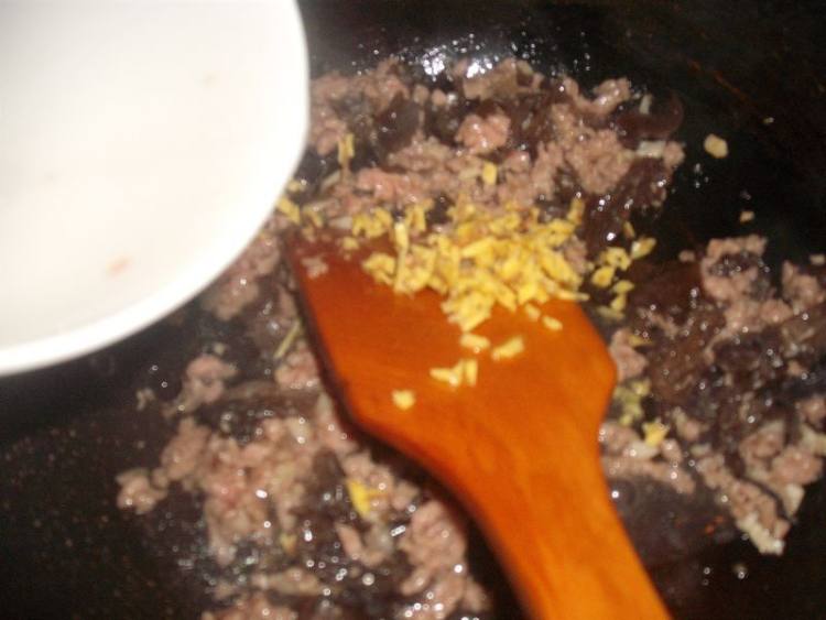 牛肉粉丝煲步骤6