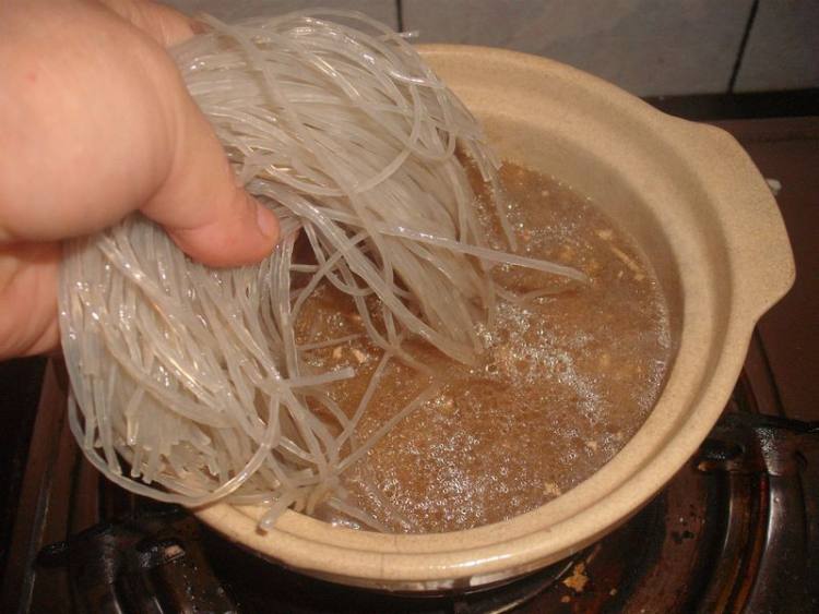 牛肉粉丝煲步骤8