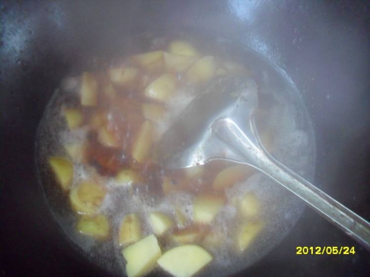 土豆焖豆角步骤7