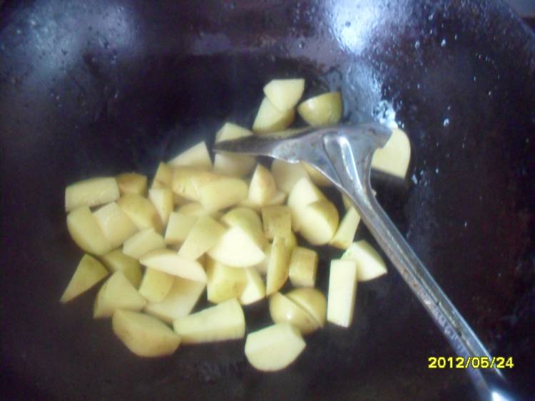 土豆焖豆角步骤6