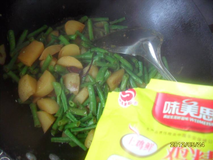 土豆焖豆角步骤10