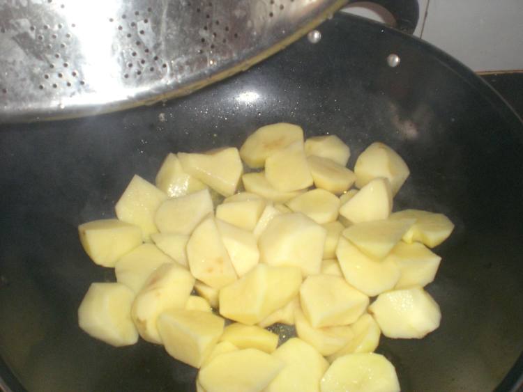酱烧土豆步骤4