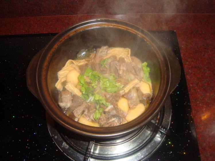 腐竹羊肉煲步骤12