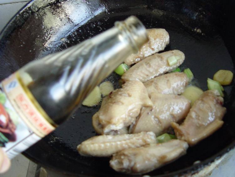 土豆烧鸡翅步骤7