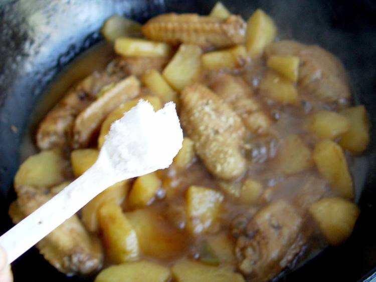 土豆烧鸡翅步骤12