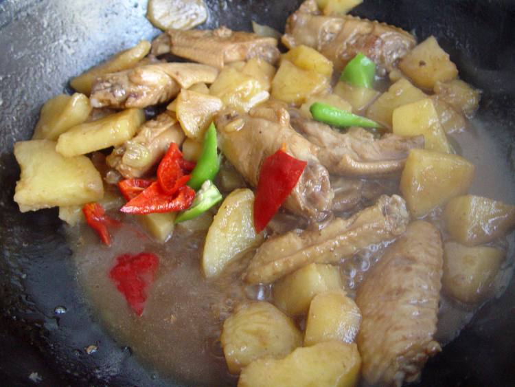 土豆烧鸡翅步骤13