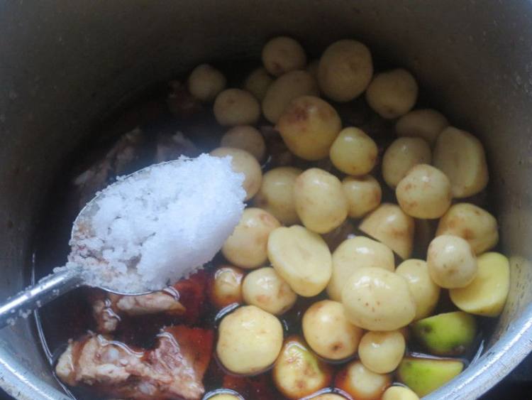 红烧骨头土豆步骤7