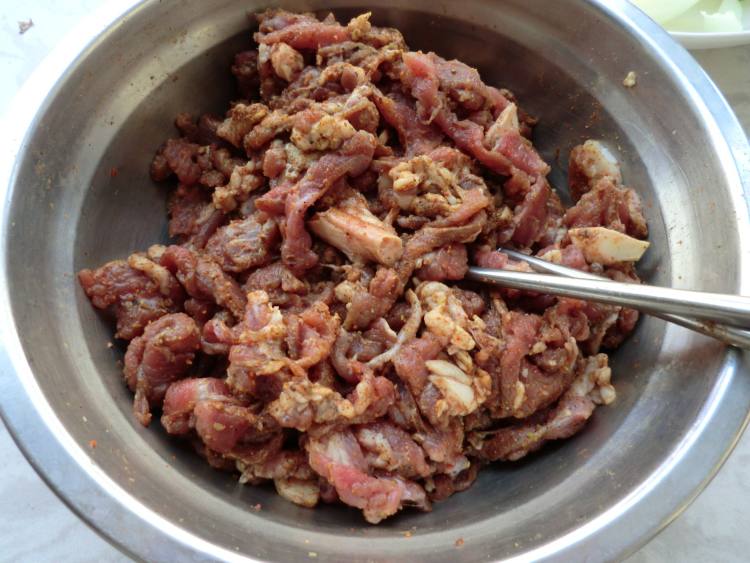 巧炒羊肉片步骤4