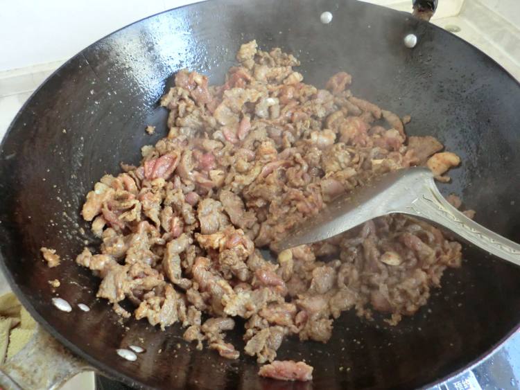 巧炒羊肉片步骤6