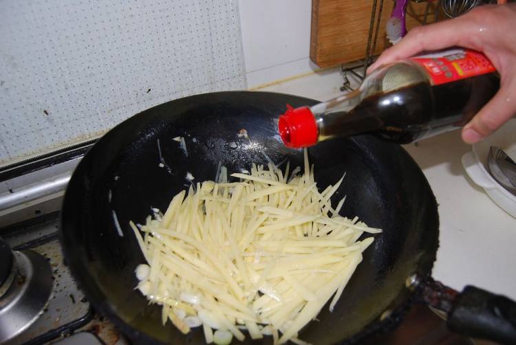 黄瓜土豆丝步骤5