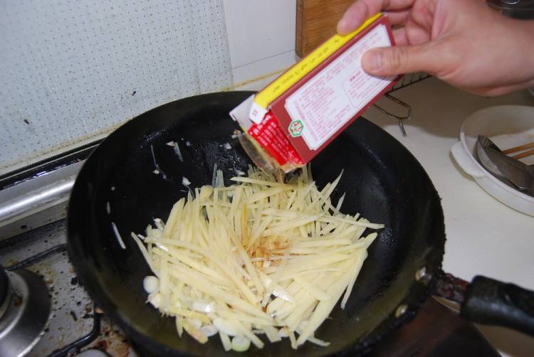 黄瓜土豆丝步骤6