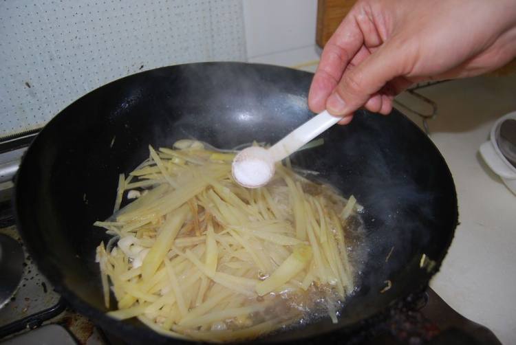 黄瓜土豆丝步骤8