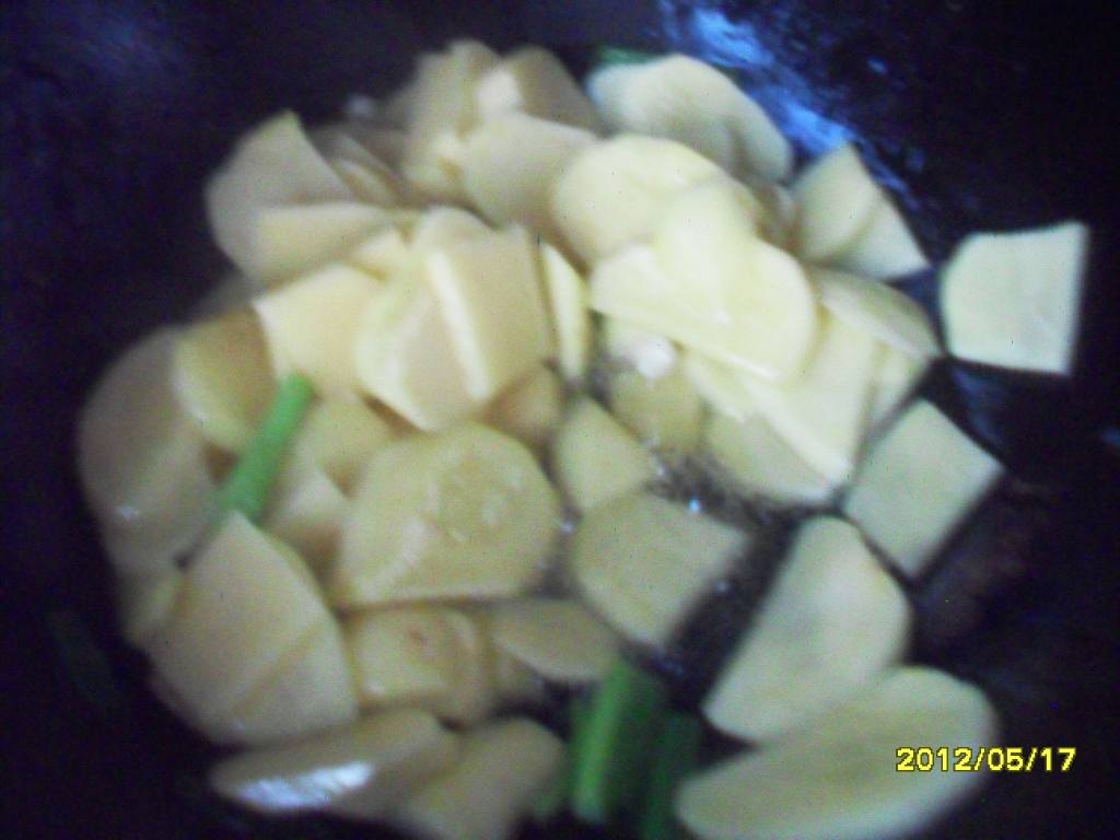 土豆炖粉条步骤6