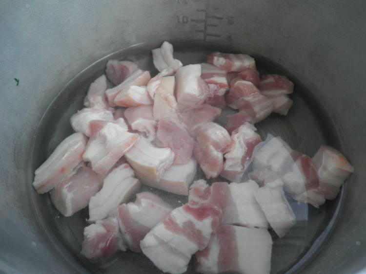 四季豆土豆炖肉步骤2