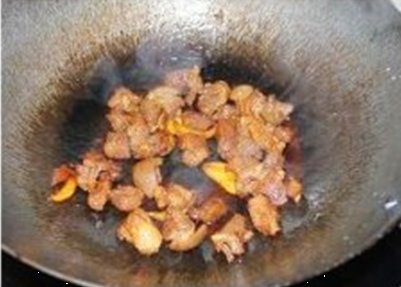孜然羊肉粒步骤5