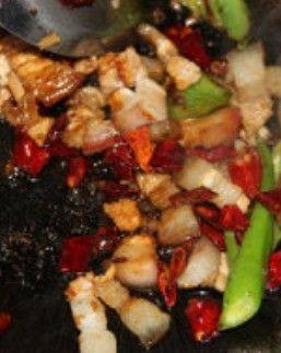 肉丁香干汇干煸土豆步骤5